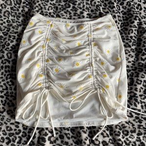 Princess Polly Daisy chain mini skirt🌻